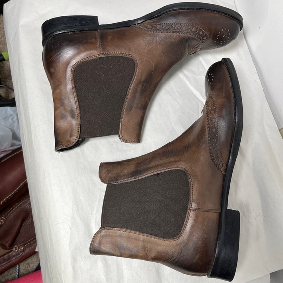 Vera Gomma Italian Leather Brogue Style Laser Cut Pull On Booties EU 38 - Picture 4 of 9